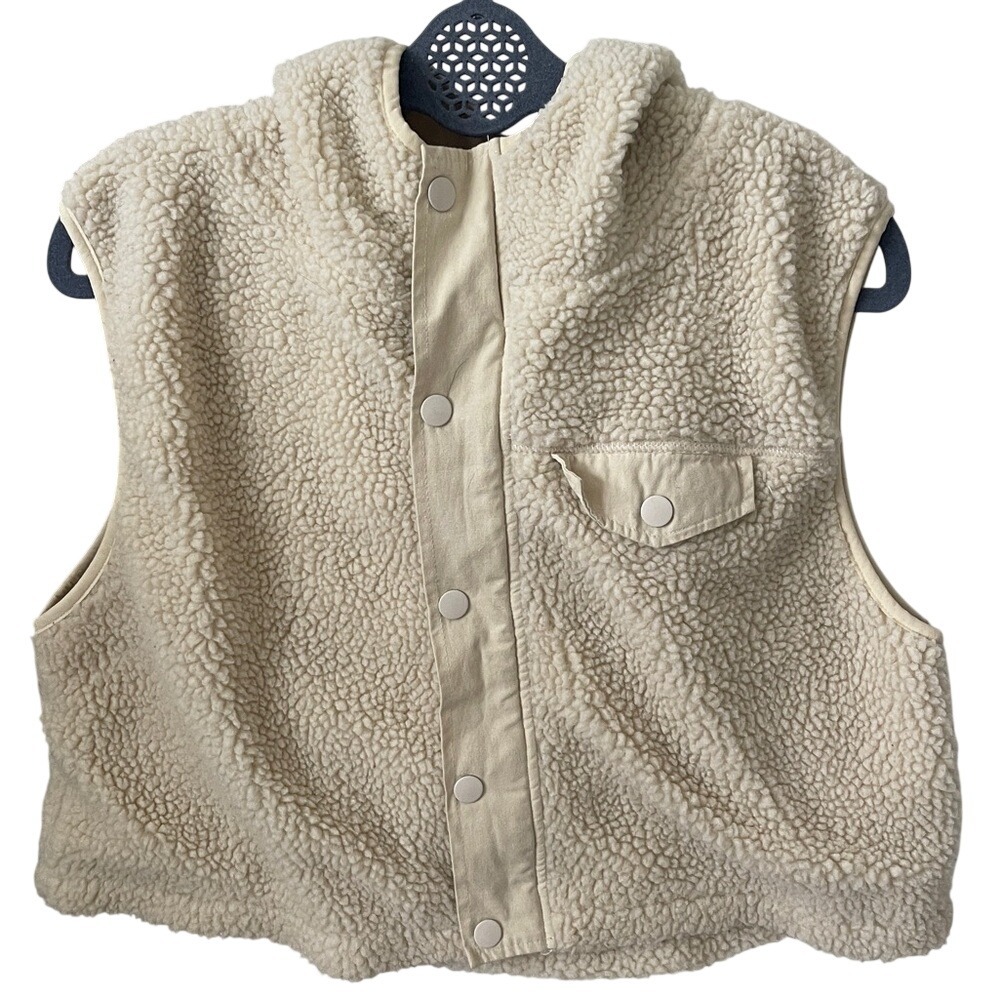 Mono‎ B Cream Cropped Sherpa Vest Medium